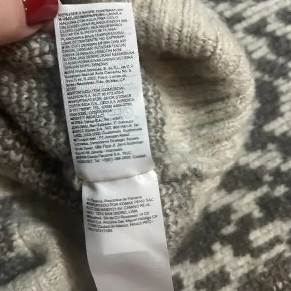 Old Navy Cheetah Print Pullover Sweater Size M Beige Gray Relaxed Cozy Boho - Picture 8 of 9